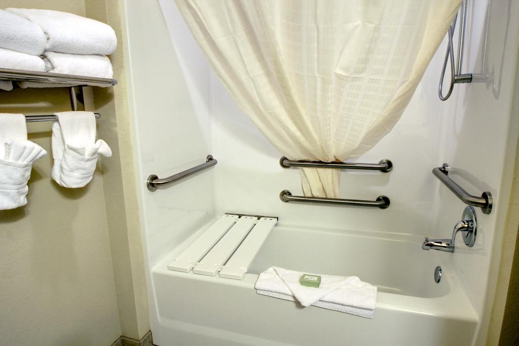 Cobblestone Inn & Suites-Winterset Luaran gambar